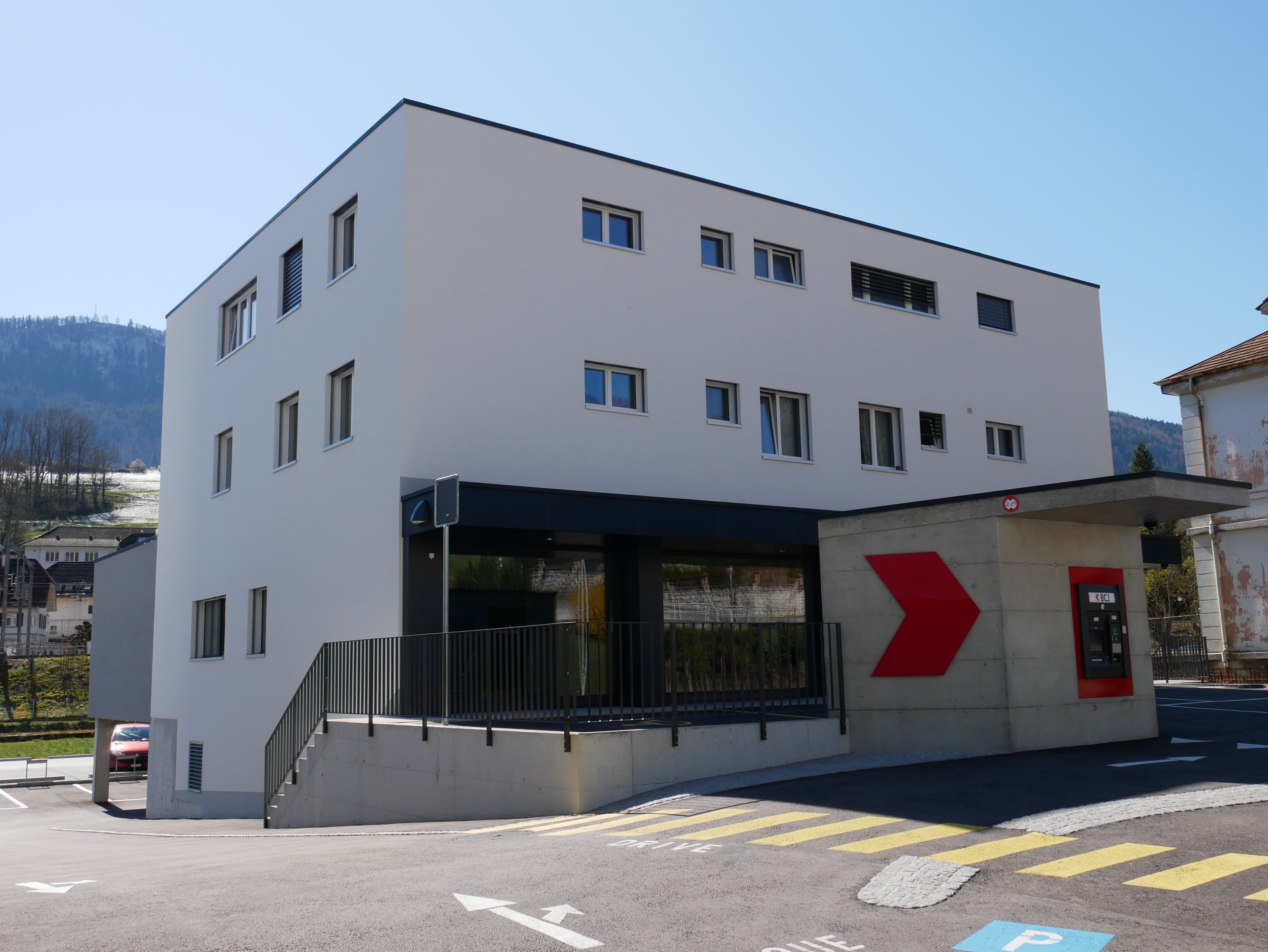 Moutier - proche gare - 1 place de parc